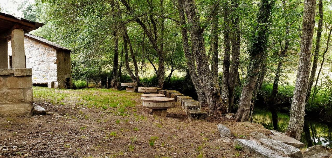 Glamping Hills Hotel Santa Comba de Rossas ภายนอก รูปภาพ