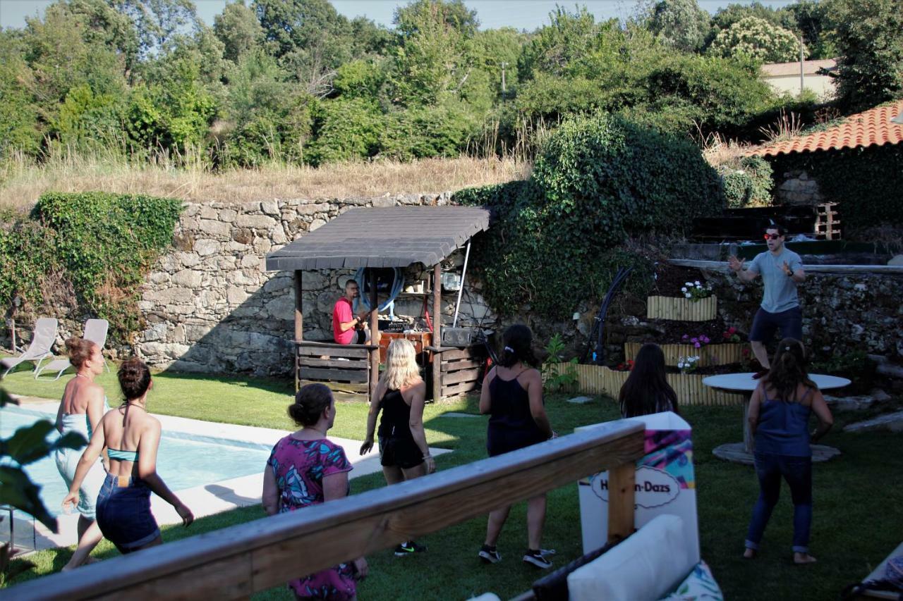 Glamping Hills Hotel Santa Comba de Rossas ภายนอก รูปภาพ